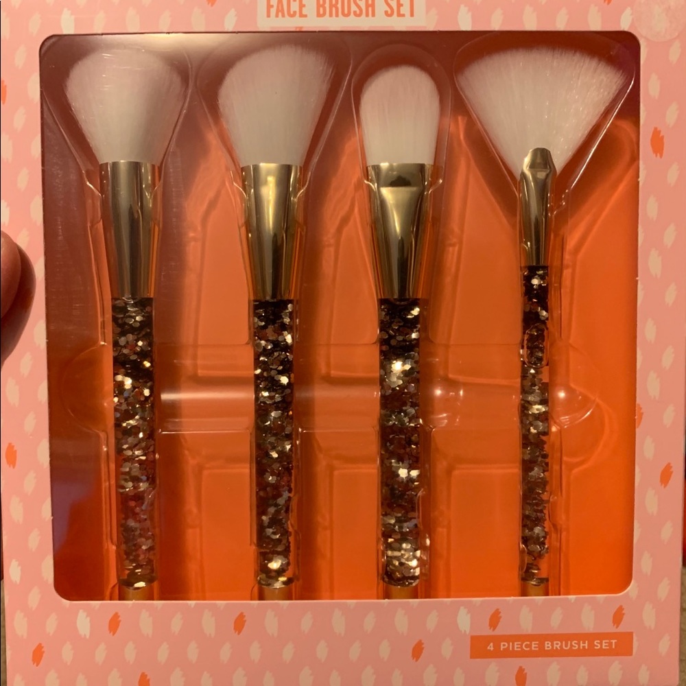 4-Piece Face Brush Set